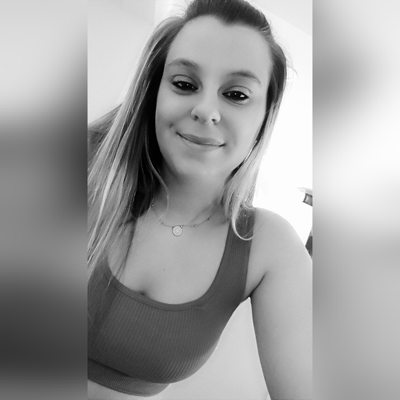 Meet your Posher, Heather - Picture 7 of 16